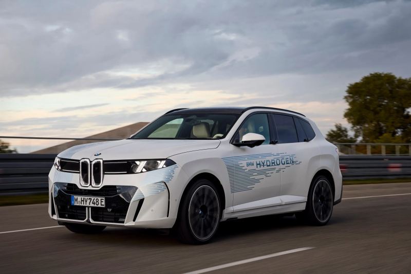 BMW Brings Uncamouflaged iX5 Hydrogen Closer to Production