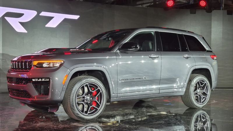 Jeep Grand Cherokee Could Gain 420-HP Hurricane Inline-Six for 2028