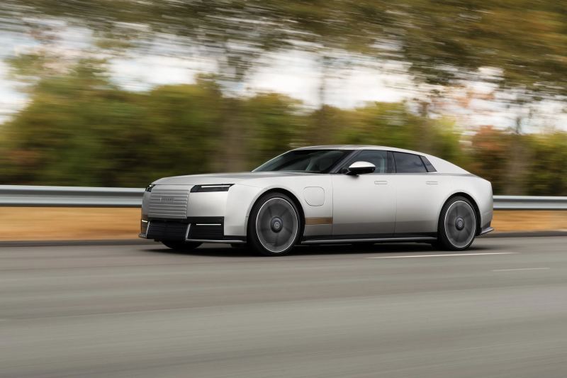 Jaguar Type 01 Debuts as a Radical, 1,015-HP Electric Bentley Rival