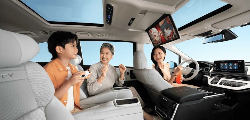 Aging Honda Odyssey Gets Bigger Entry-Level Screen and Major Price Cut in China