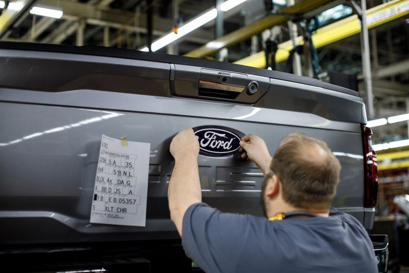 Ford F-150 Production Halted by Supplier Disruption