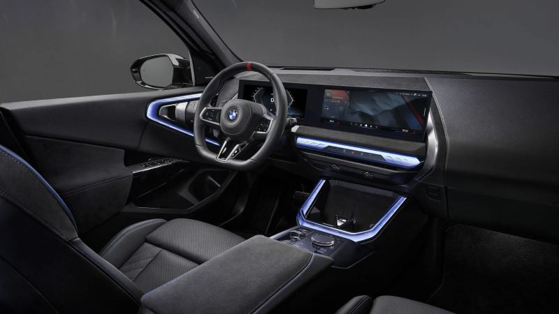Updated BMW X3 M50 xDrive Gains 44 HP and a Stealthy Black Package