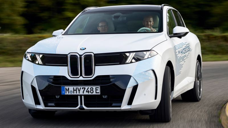 BMW Brings Uncamouflaged iX5 Hydrogen Closer to Production