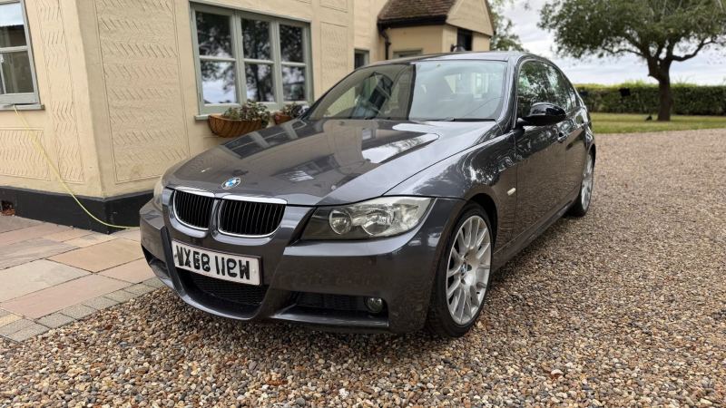 The $9,000 BMW 320Si Is a Forgotten Baby M3